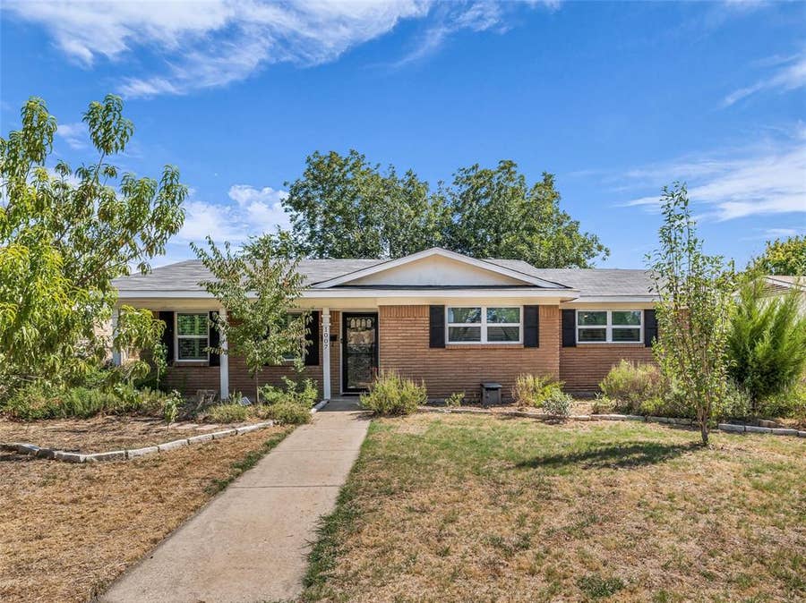 Property photo for 1007 Melrose Drive, Waco, TX