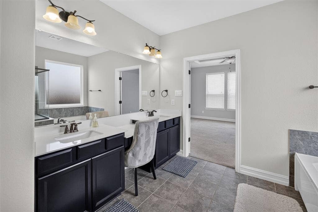 8125 Charford Drive, Fort Worth, TX 76131 PRIMARY BATHROOM WITH DOUBLE SINK