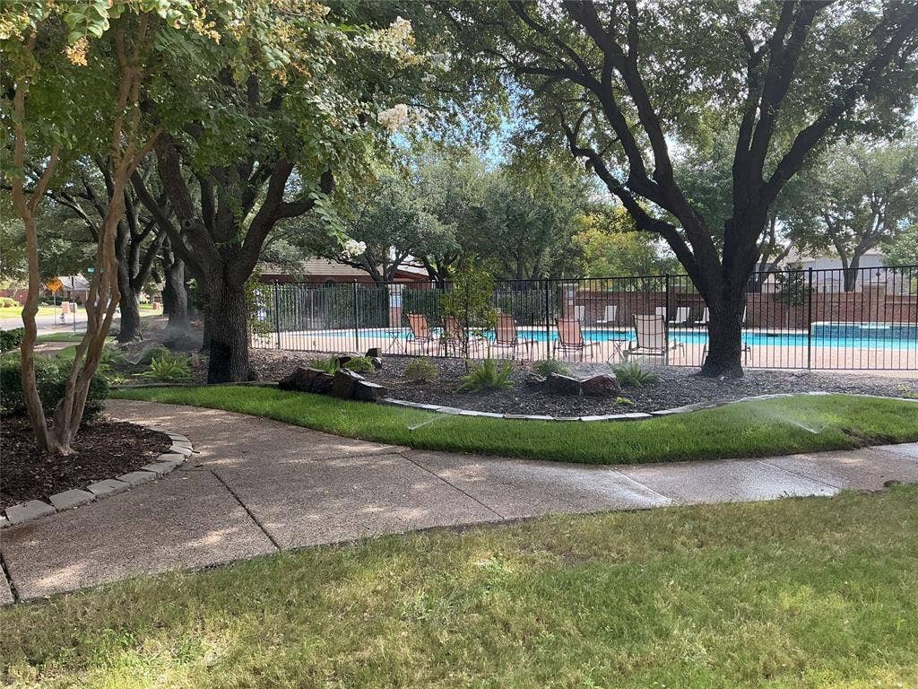 4005 Desert Mountain Drive, Plano, TX 75093 community pool in walking distance