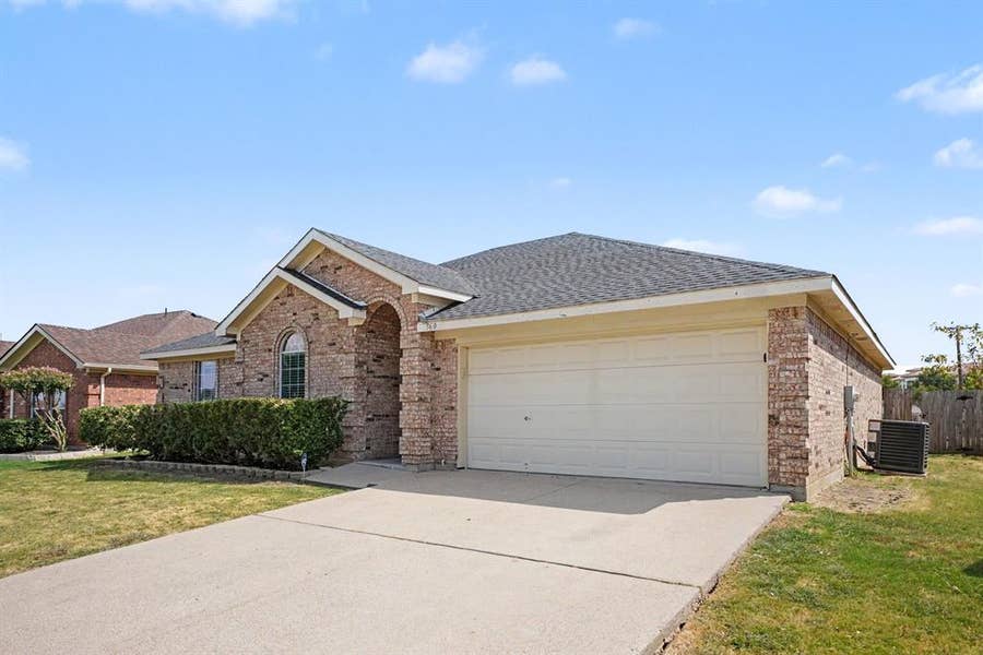 Property photo for 360 Mcmurtry Drive, Arlington, TX