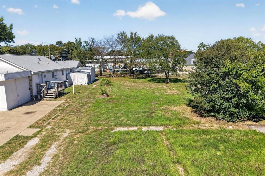 Property photo for 408 W Brown Street, Ennis, TX