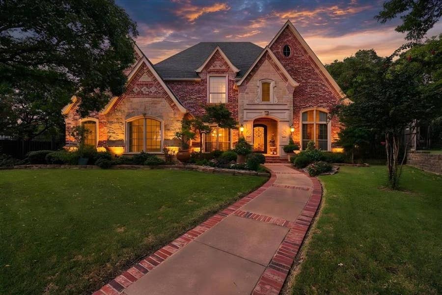 Property photo for 206 Gallant Court, Colleyville, TX
