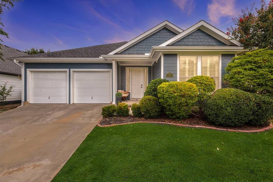 Property photo for 1512 Augusta Drive, Savannah, TX