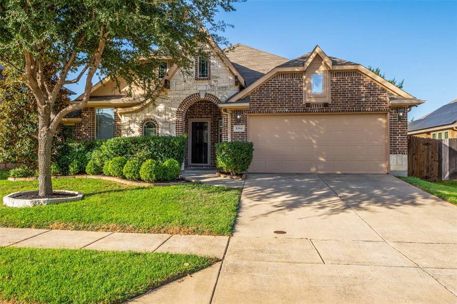 Property photo for 8304 Spitfire Trail, Aubrey, TX