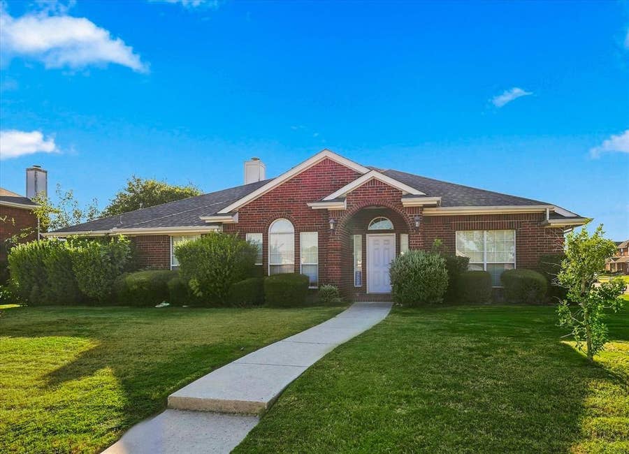 Property photo for 335 Linhurst Drive, Murphy, TX