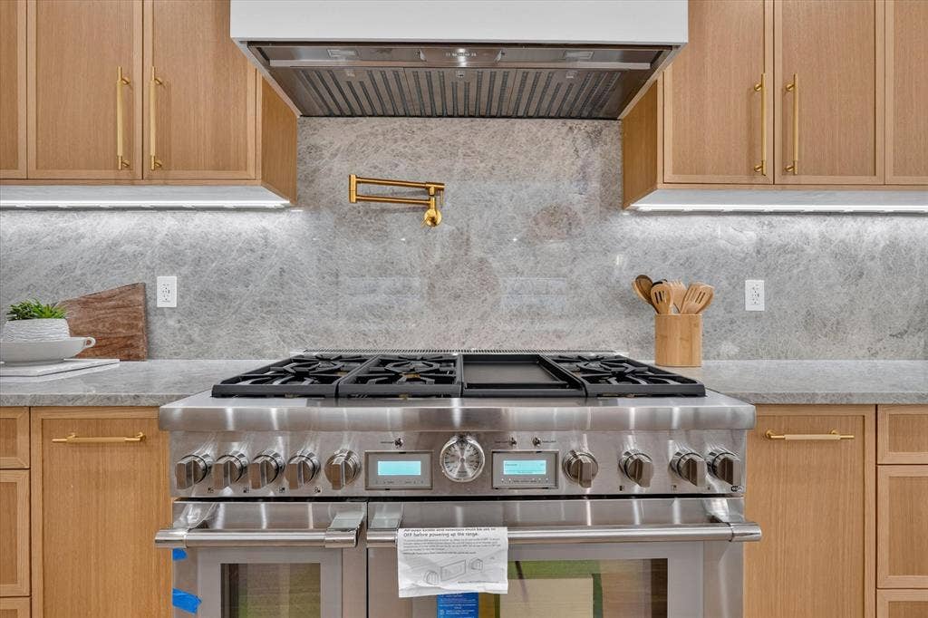 6429 Royal Lane, Dallas, TX 75230 6429 Royal Lane, Dallas, TX 75230