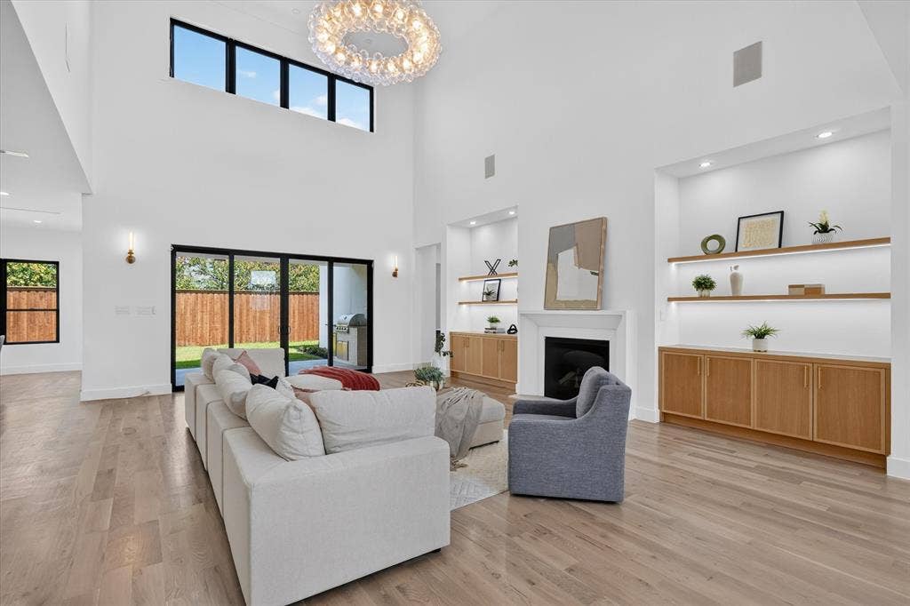 6429 Royal Lane, Dallas, TX 75230 6429 Royal Lane, Dallas, TX 75230