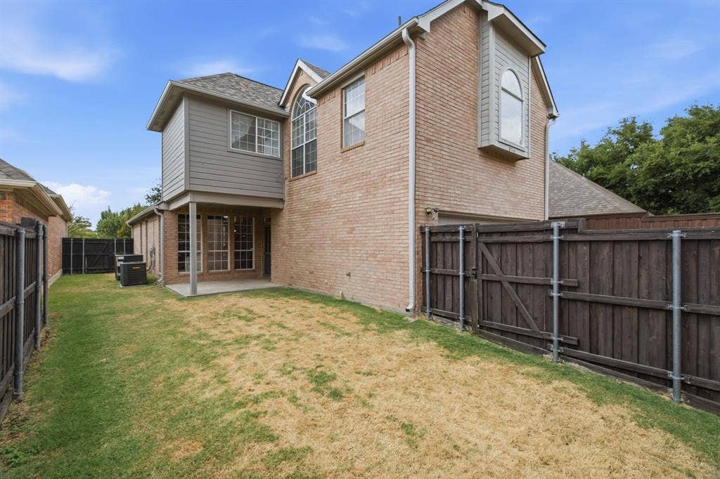 8716 Falls Road, Irving, TX 75063 8716 Falls Road, Irving, TX 75063