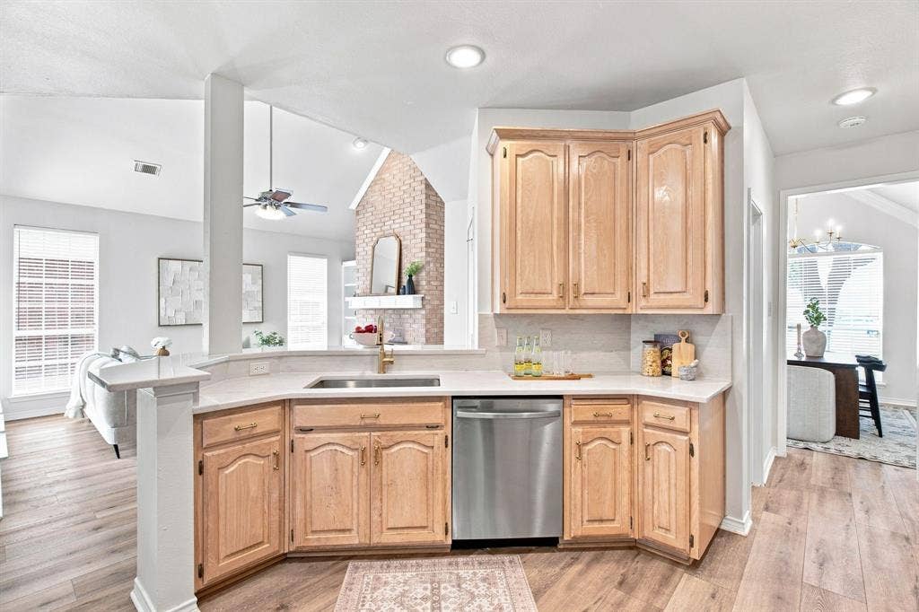 8716 Falls Road, Irving, TX 75063 8716 Falls Road, Irving, TX 75063