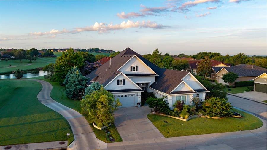 Property photo for 9613 Crestview Drive, Denton, TX