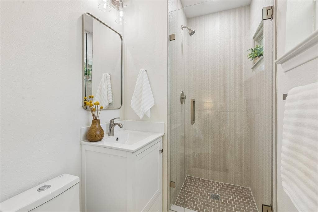 155 Bon Aire Drive, Dallas, TX 75218 155 Bon Aire Drive, Dallas, TX 75218