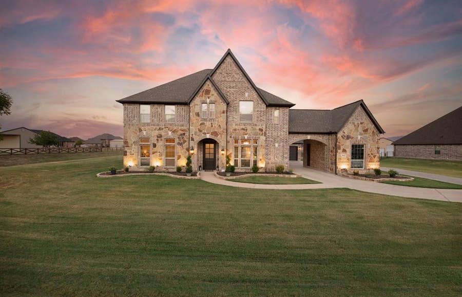 Property photo for 9411 Tay Lane, Justin, TX