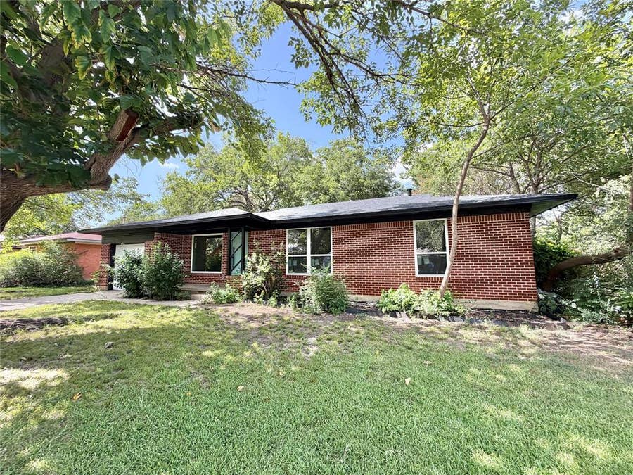 Property photo for 1812 Carlton Street, Denton, TX