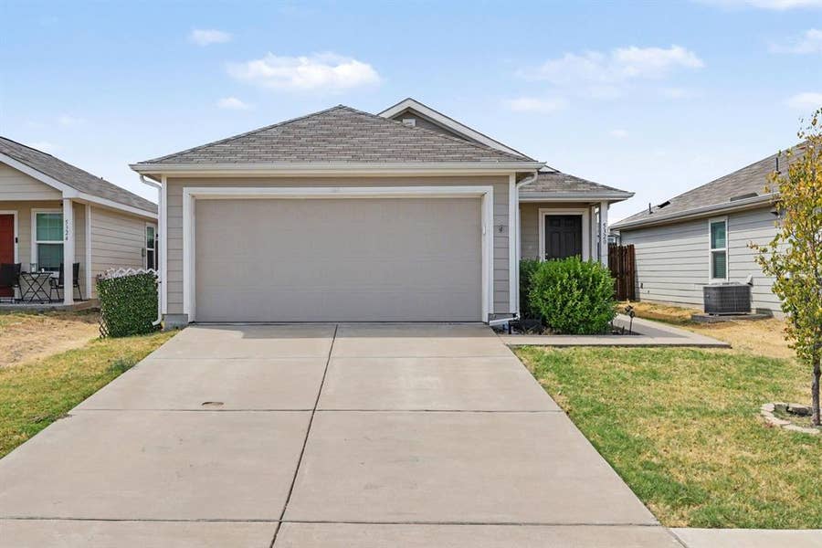 Property photo for 5320 Vinebrook Way, Princeton, TX