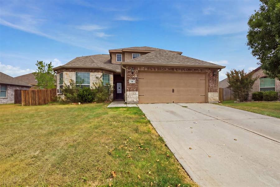 Property photo for 16 Kramer Court, Sanger, TX
