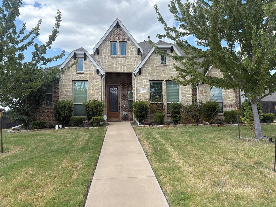 Property photo for 1105 Richard Pittmon Drive, DeSoto, TX