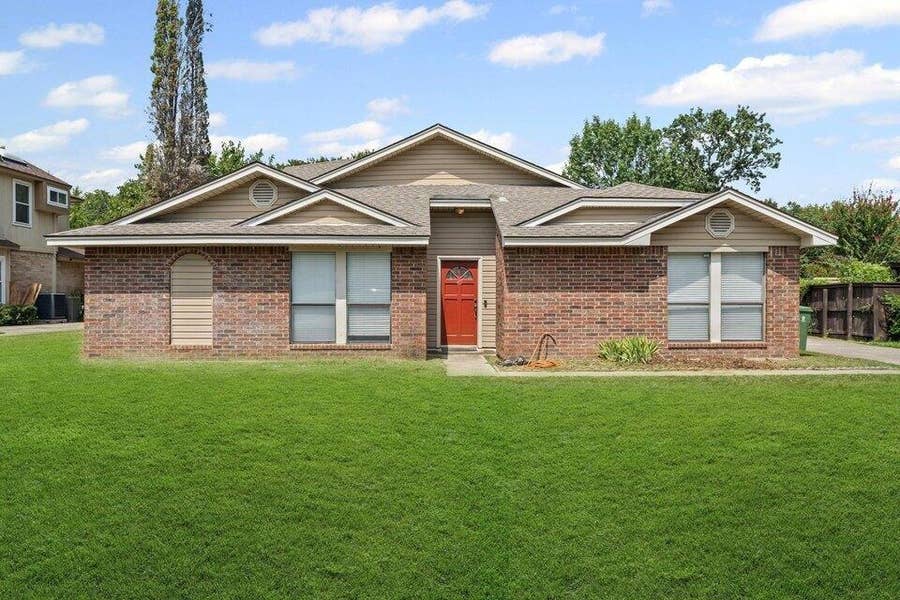 Property photo for 5505 Oak Brook Road, Arlington, TX