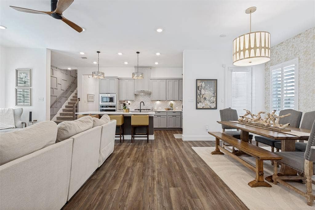 3509 The Commons Parkway, Sachse, TX 75048 Light and bright open concept living