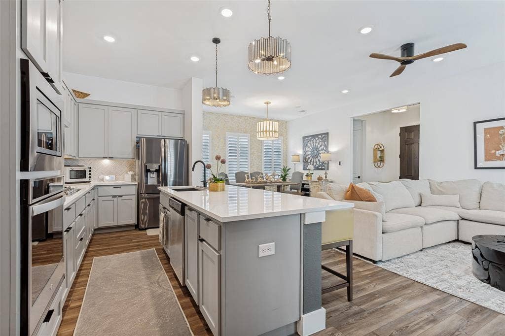 3509 The Commons Parkway, Sachse, TX 75048 Open concept kitchen