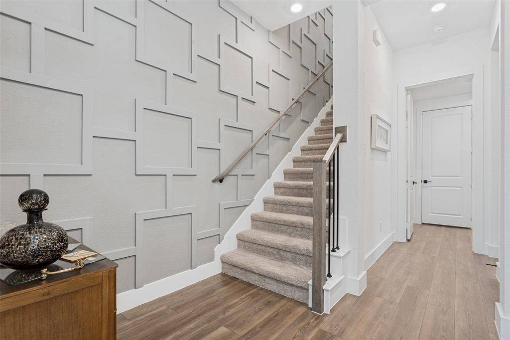 3509 The Commons Parkway, Sachse, TX 75048 Beautiful board and batten staircase accent wall