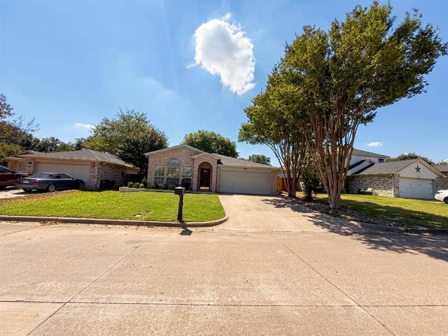 Property photo for 4040 Staghorn Circle N, Fort Worth, TX