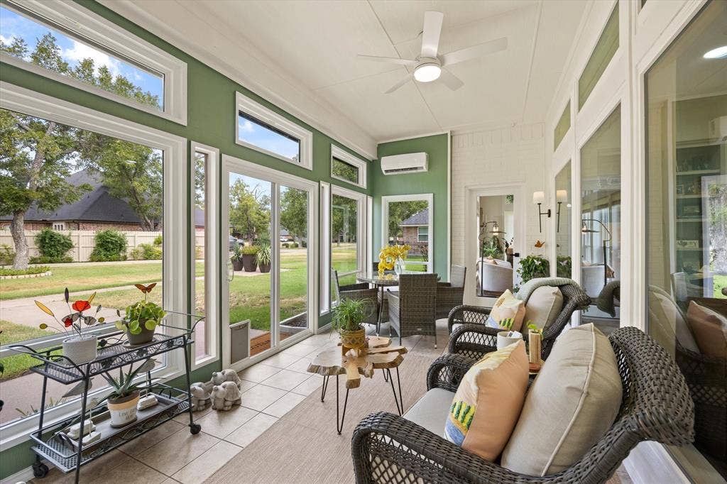 9604 Champions Drive, Granbury, TX 76049 Amazing Large Sunroom with Split HVAC Unit Overlooking Golf Course
