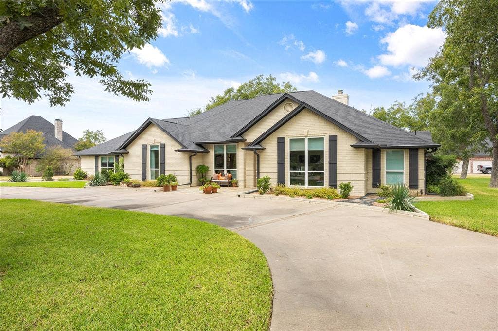 9604 Champions Drive, Granbury, TX 76049 Low Maintenance Landscaping!