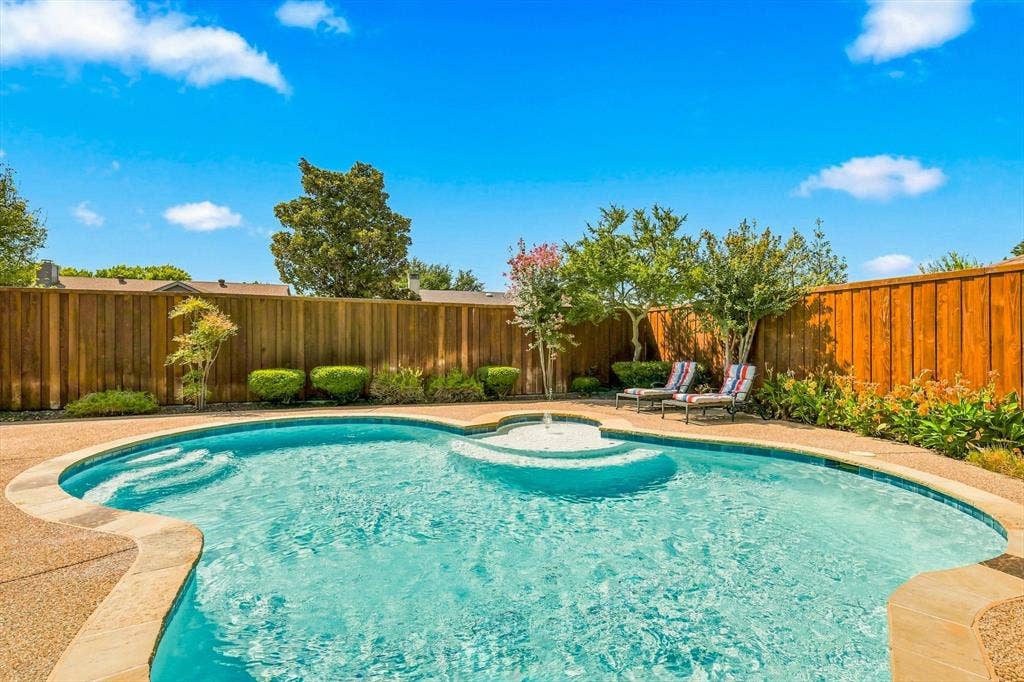 287 Tealwood Drive, Coppell, TX 75019 Yard & Pool offer Privacy