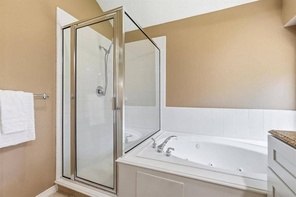 287 Tealwood Drive, Coppell, TX 75019 Separate Shower & Tub