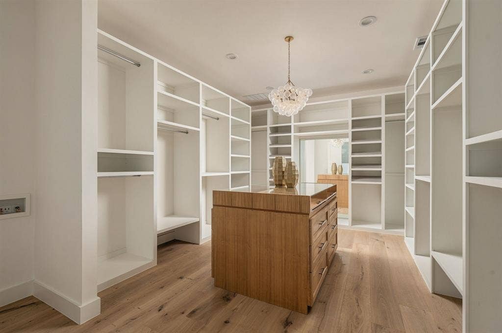 3813 Durango Drive, Dallas, TX 75220