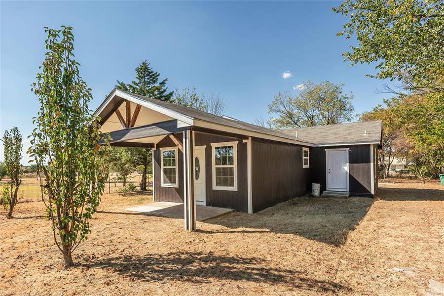 Property photo for 106 Northcott Street, Nocona, TX