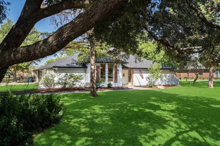 Property photo for 120 Park Lane, Double Oak, TX