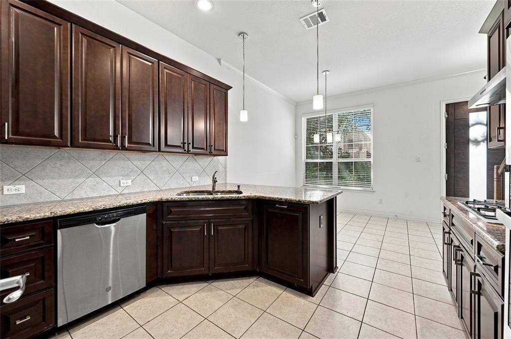 630 Patriot Lane, Irving, TX 75060 630 Patriot Lane, Irving, TX 75060