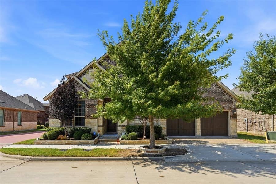 Property photo for 4808 Forest Crest Parkway, Arlington, TX