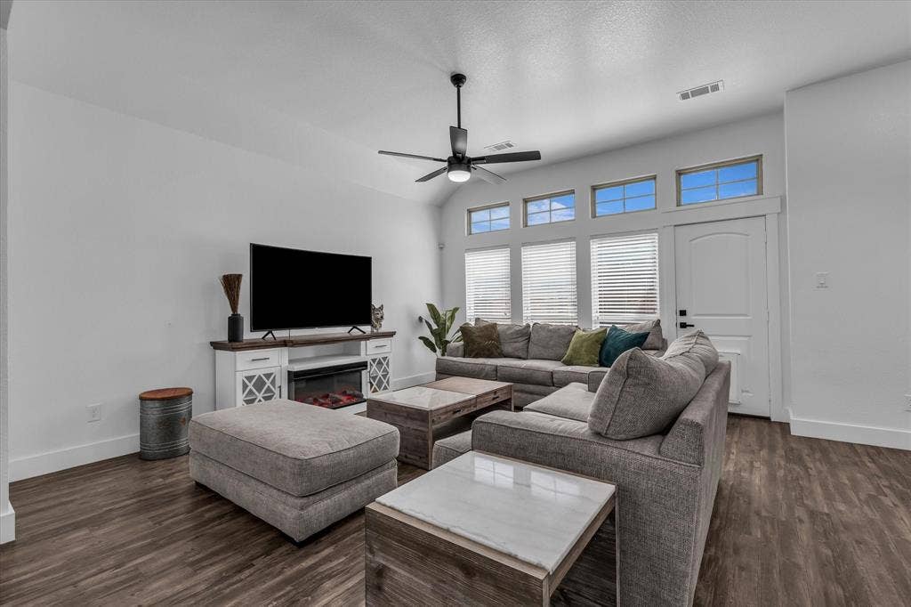 10804 Aurora Drive, Waco, TX 76708 10804 Aurora Drive, Waco, TX 76708