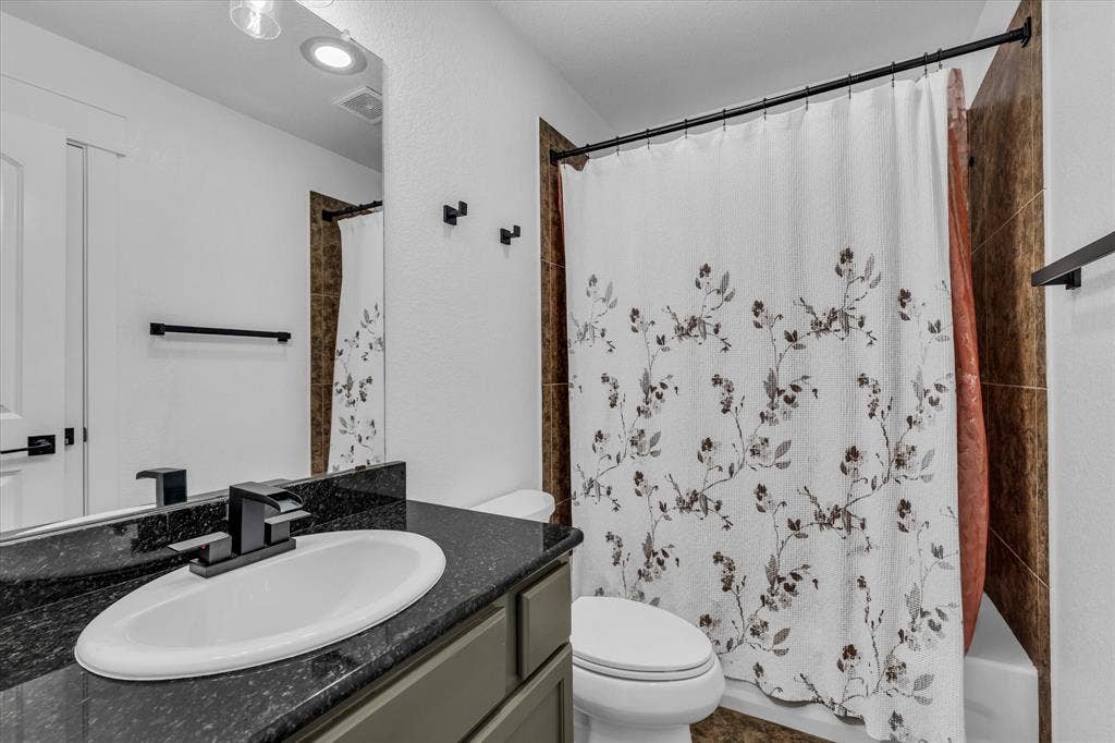 10804 Aurora Drive, Waco, TX 76708 10804 Aurora Drive, Waco, TX 76708