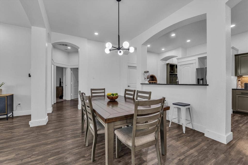 10804 Aurora Drive, Waco, TX 76708 10804 Aurora Drive, Waco, TX 76708