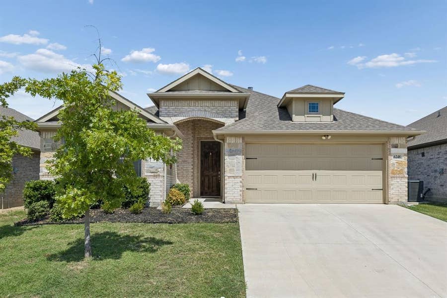 Property photo for 6248 Thunderwing Drive, Fort Worth, TX