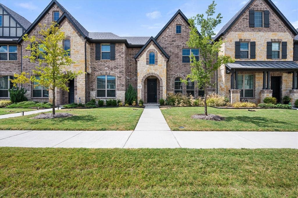 7119 Buchanan Drive, Grand Prairie, TX 75054