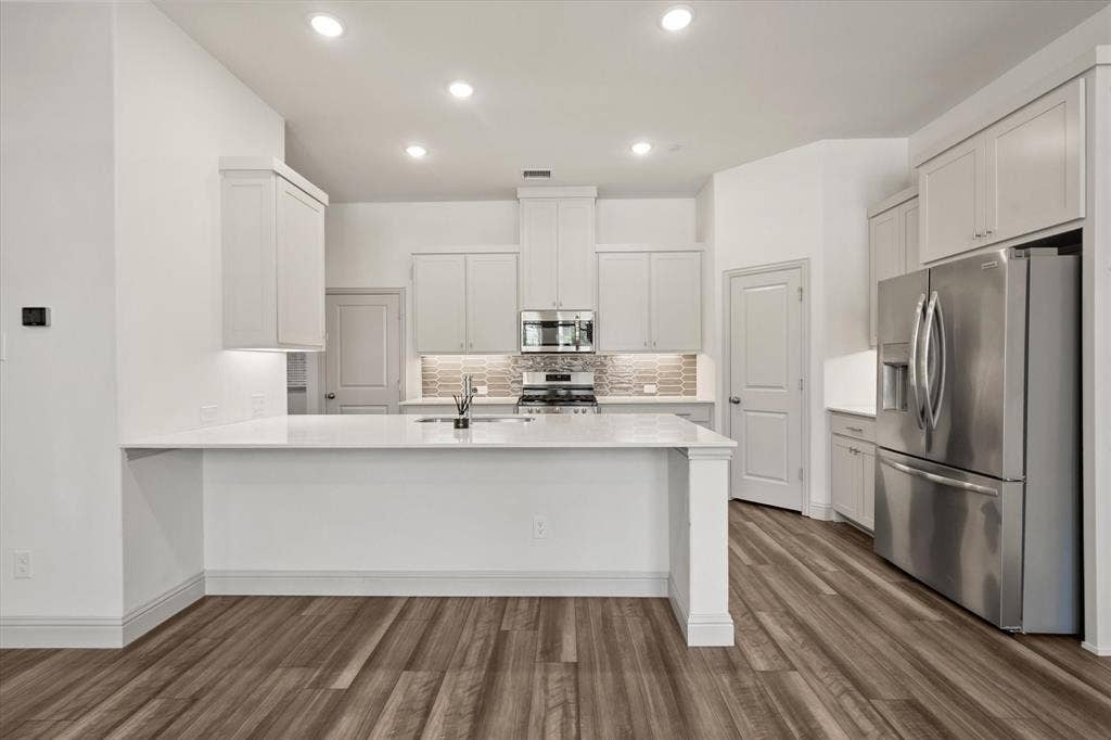 7119 Buchanan Drive, Grand Prairie, TX 75054