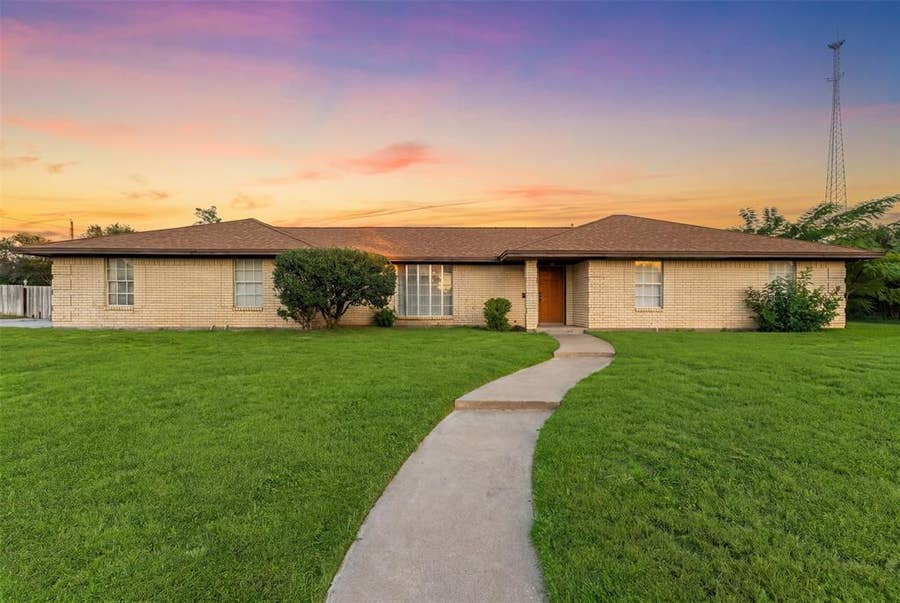 Property photo for 1825 Mahalia Drive, Waco, TX