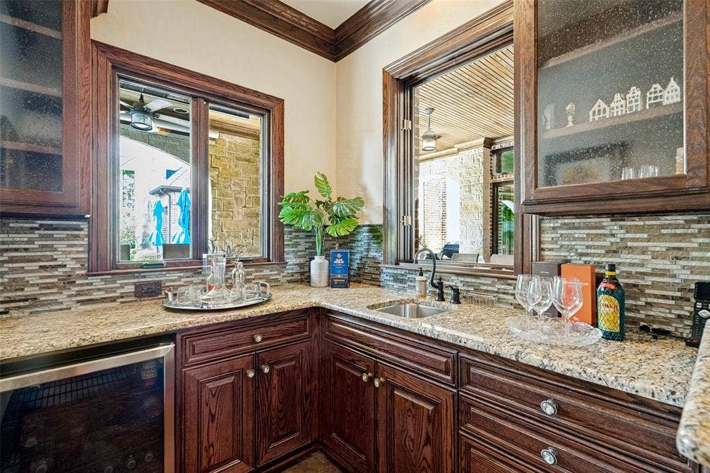 Walk in wet bar