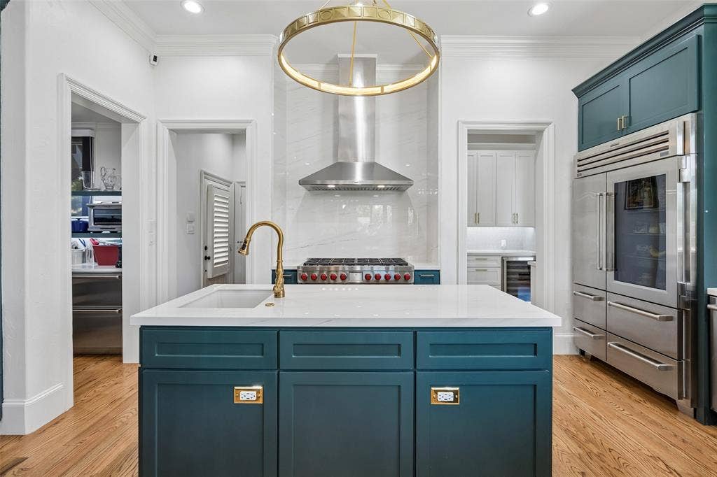 6130 Lavendale Avenue, Dallas, TX 75230 6130 Lavendale Avenue, Dallas, TX 75230