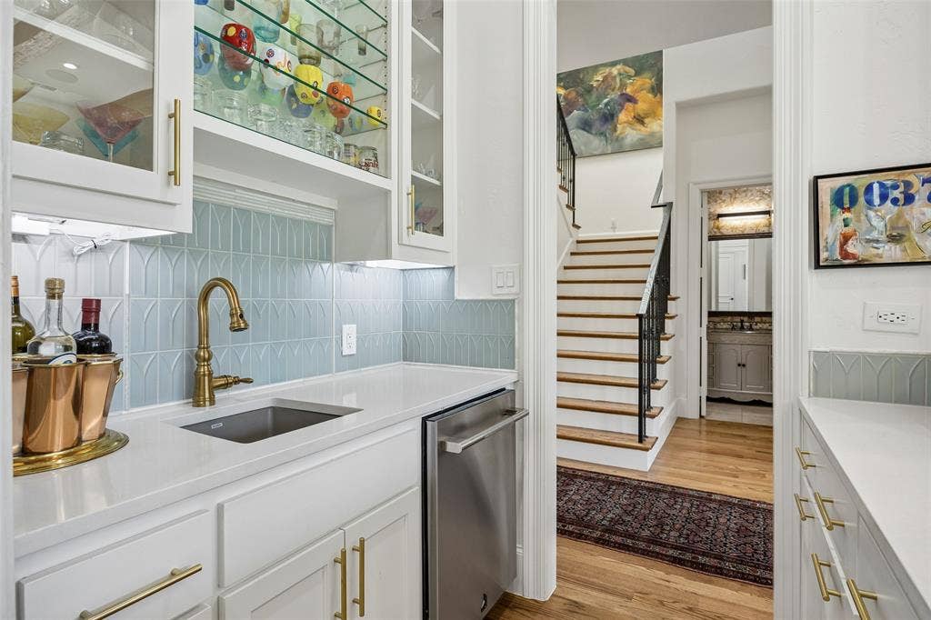 6130 Lavendale Avenue, Dallas, TX 75230 6130 Lavendale Avenue, Dallas, TX 75230