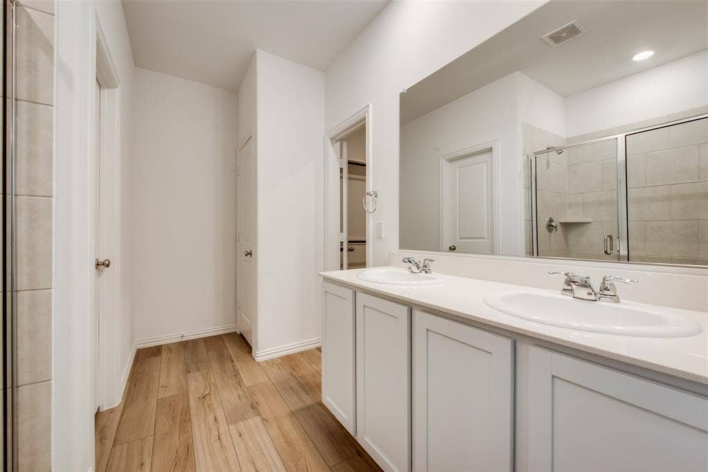 3009 Sovereignty Drive, Denton, TX 76207 3009 Sovereignty Drive, Denton, TX 76207