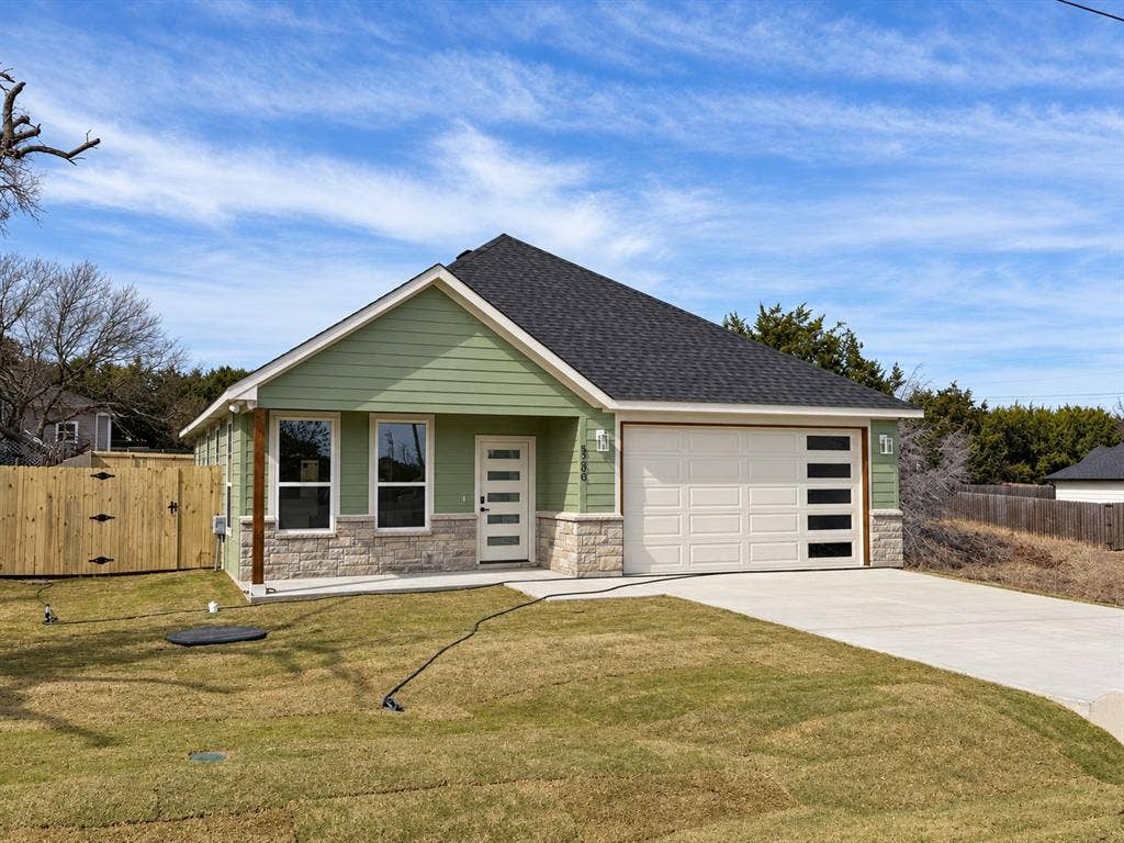 5206 Stoneridge Drive, Granbury, TX 76048 5206 Stoneridge Drive, Granbury, TX 76048