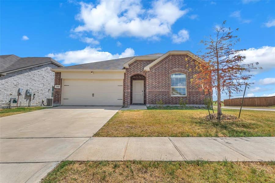 Property photo for 1550 Gentle Night Drive, Forney, TX