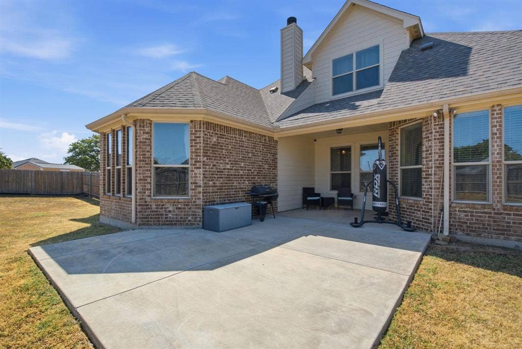3112 White Horse Court, Granbury, TX 76049 ROOM FOR SITTING AREA, TO INSTALL A TV OR ALL YOU GRILLING