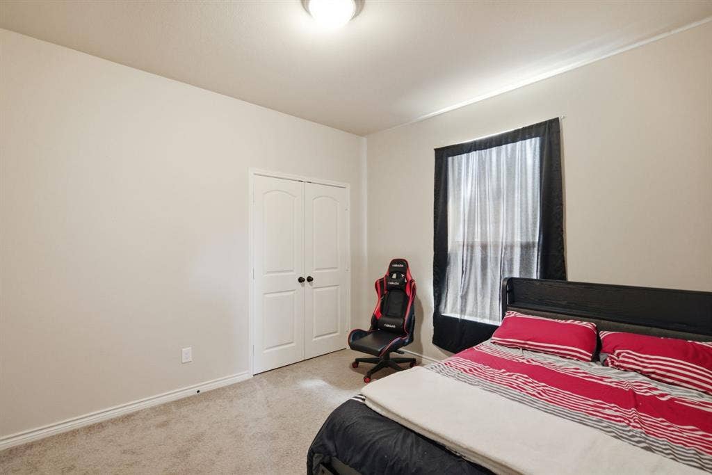 3112 White Horse Court, Granbury, TX 76049 3RD BEDROOM WITH TONS OF SPACE