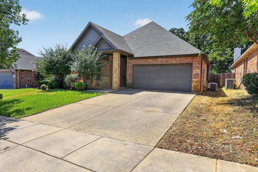 Property photo for 632 Atascosa Avenue, Fort Worth, TX